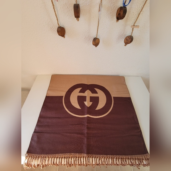 Gucci Wool Scarf (Beige and Brown) - Picture 3 of 9